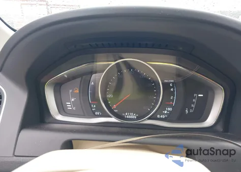 2016 Volvo Xc60 T5 Drive-E Premier from USA, damaged, VIN YV440MDKXG2825947